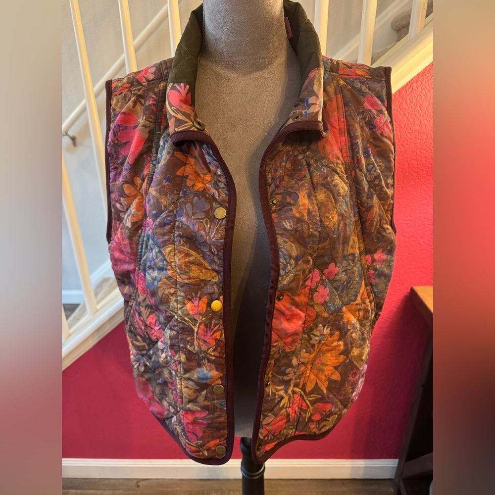 Natural life floral vest